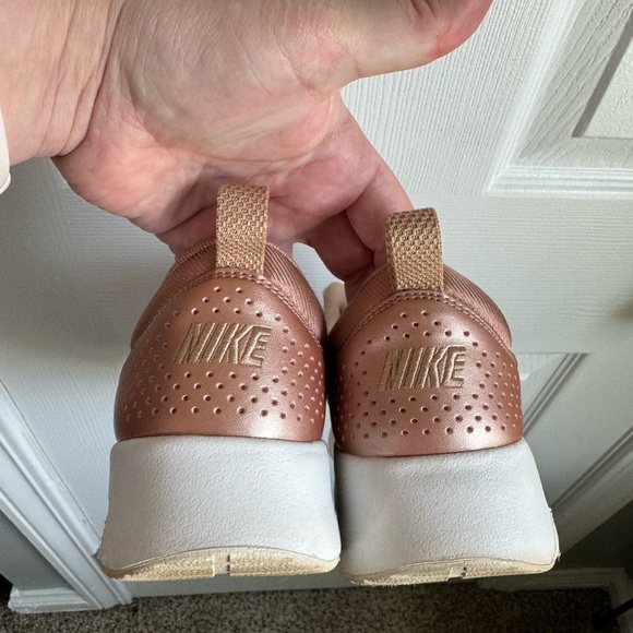 Nike Air Max Thea Metallic Rose Gold Street Sneaker Size 9 - Picture 11 of 14